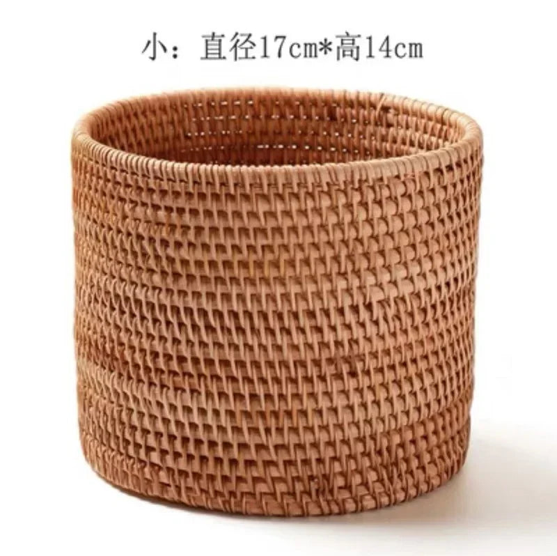 Brown woven basket on a white background with text indicating dimensions.